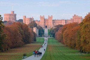 1280px-windsor_castle_at_sunset_-_nov_2006.jpg